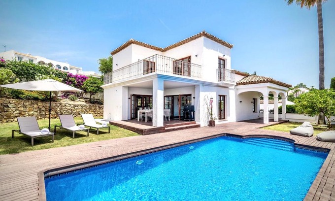 Marbella Villa | Luxury 3 bed Villa with Heated Pool - Nueva Andalucía