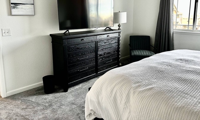 Longmont Condo | Luxury 3 BR/2 BA Condo in East Longmont