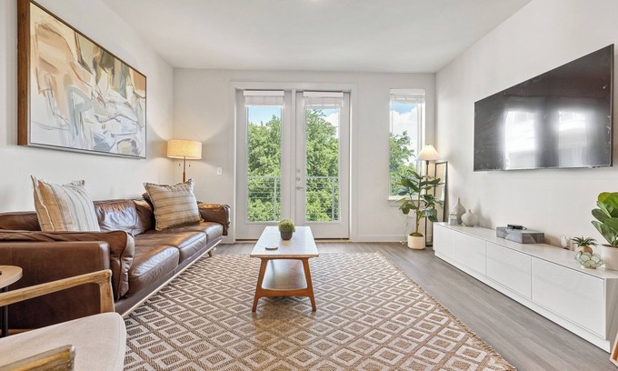 Windsor Park Apartment | Luxury 3-BR Apartment