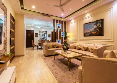 Mohali Apartment | Luxury 3BHK Appartment With Fully equipped Kitchen and Balcony