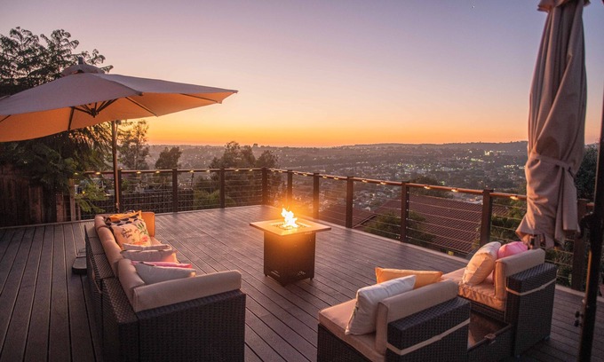 La Presa House | Luxury 3BR Home + Hot Tub & Large Deck Sunset View