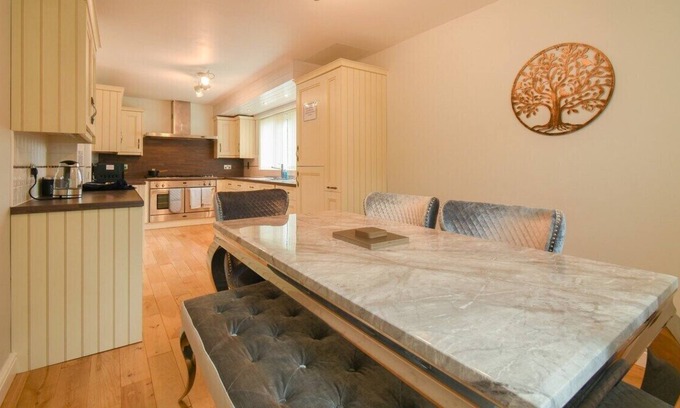 Great Harwood House | Luxury 4 Bedroom Detached House