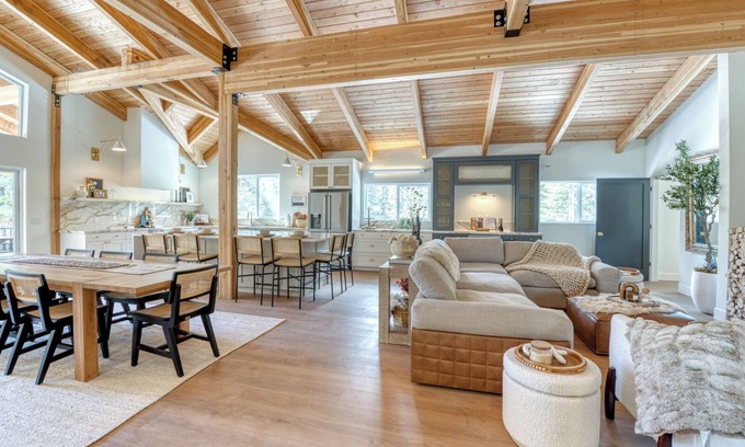 McCall House | Luxury 4-Bedroom Retreat with Sauna and Hot Tub in Marvelous McCall!