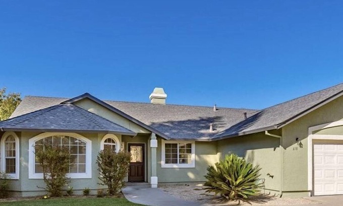 Chico House | Luxury 4 BR Family Home w/ King Suite + Game Room + Near Enloe/CSU/Downtown