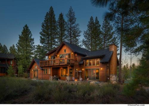 Truckee House | Luxury 4BD Residence on Old Greenwood Golf Course. Free Grocery Delivery!
