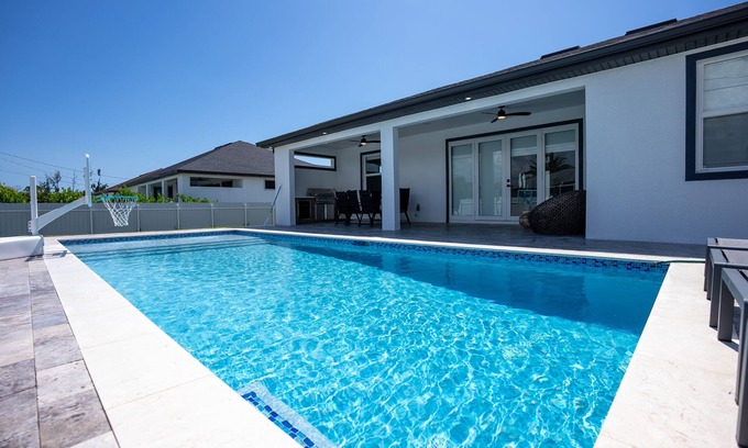 Burnt Store House | Luxury 4BR Entertainment house w/Pool and Boat/RV parking