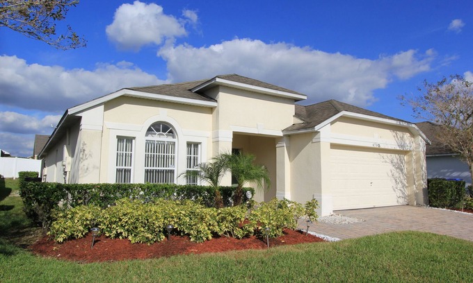 Cumbrian Lakes House | Luxury 4BR Villa + Pool & Spa- 15 Minute from Disney World