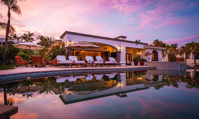 San Jose del Cabo Villa | Luxury 5 BR Ocean View Casa de las Risas w/Pool, Wifi + In-Villa Gym!