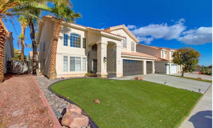 Spring Valley House | Luxury 5B Huge House. Sleep 10, 15min from Strip.