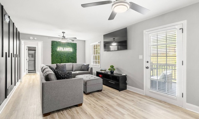 East Point House | Luxury 6BR Oasis 4 Mins From ATL Intl Airport