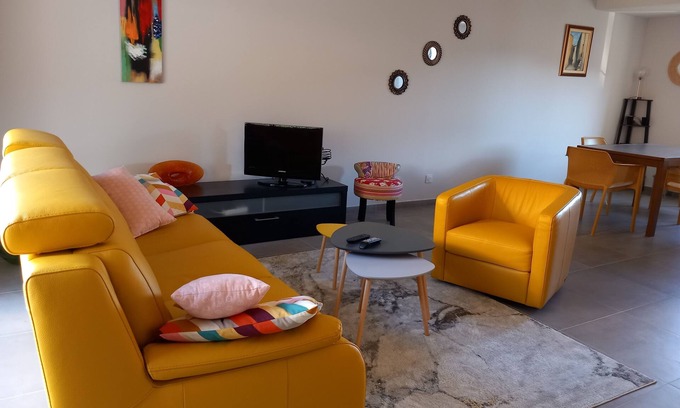 Gigondas House | Luxury air-conditioned house with swimming pool in the heart of Gigondas!