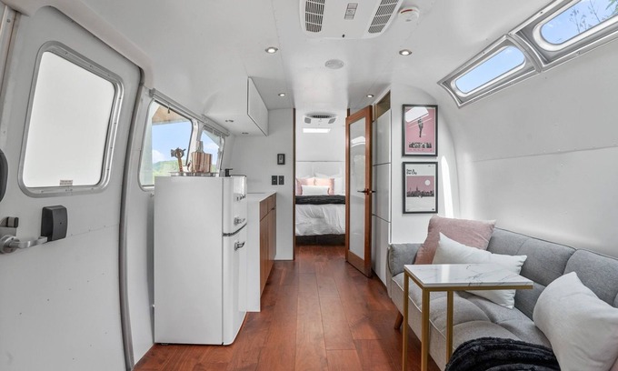 Rockbridge House | Luxury Airstream Glamping Cosmopolitan Unit 4 of 5, On-Site Hiking, Sauna