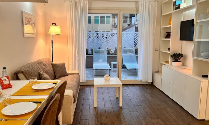 Santa Croce Apartment | Luxury and Comfortable Studio With Elegant Patio - Golden Fish Florence -