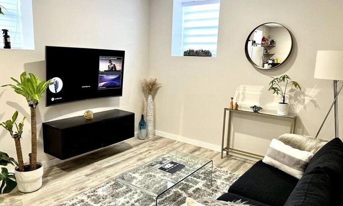 Wanskuck Apartment | Luxury and cozy 1 Bed Condo in the heart of Providence