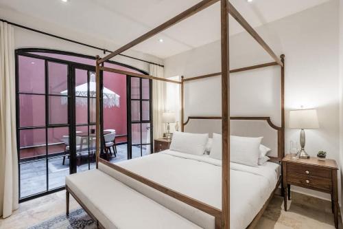 Zona Centro Apartment | Luxury Apartments in Centro San Miguel de Allende with Rooftop & Jacuzzi
