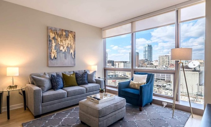 Downtown Apartment | Luxury Apartment Downtown Stamford