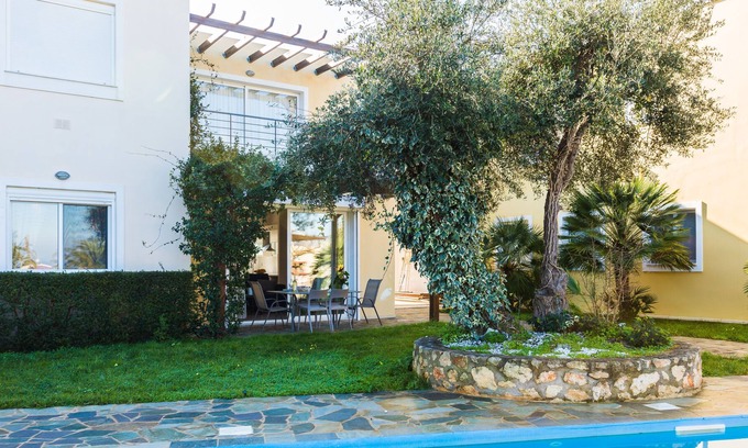 Chorafakia Apartment | Luxury Apartment Gabriel, 2br, big shared pool, close to the beach