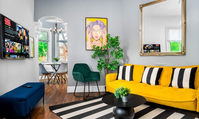 Wolverhampton Apartment | Luxury Apartment - Parking - Fast WiFi - Wolverhampton
