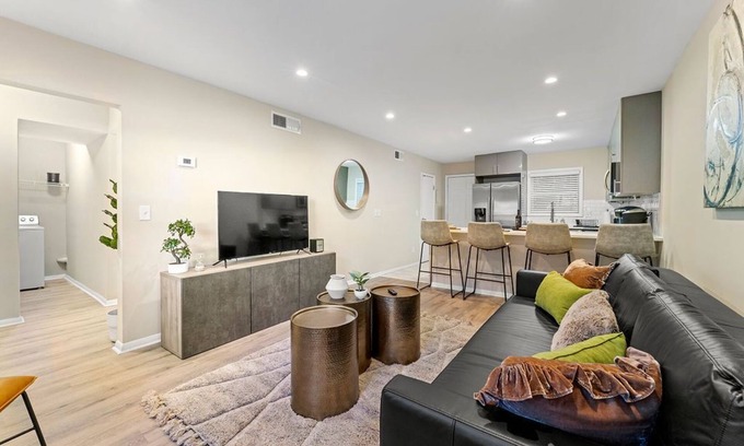 Loring Heights Apartment | Luxury Apartment in West Midtown