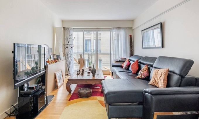 Notre-Dame-des-Champs Apartment | Luxury apartment near Eiffel Tower 2 bedrooms