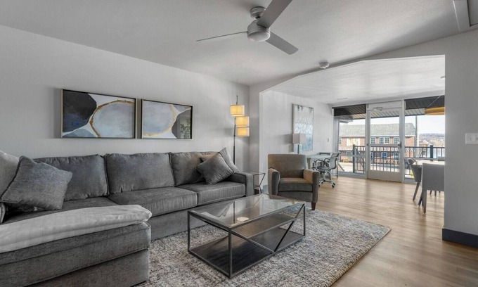 Lake Ozark Apartment | Luxury Apartment on the Bagnell Dam Strip (Strip View)
