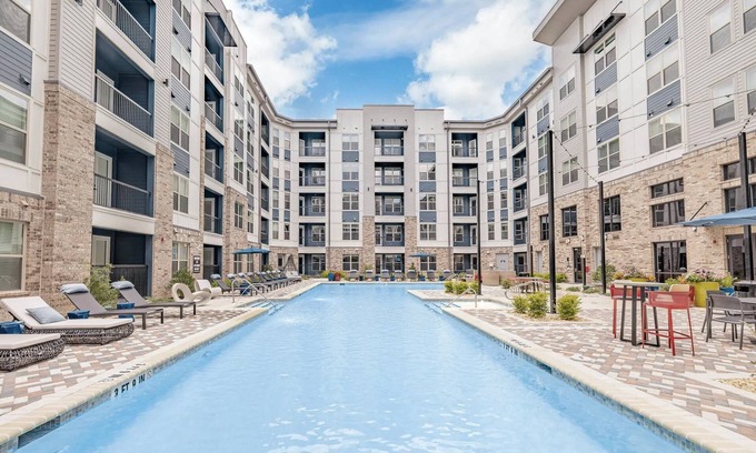 Crestline Heights Apartment | Luxury Apartment: Pool, Near Grandview Medical