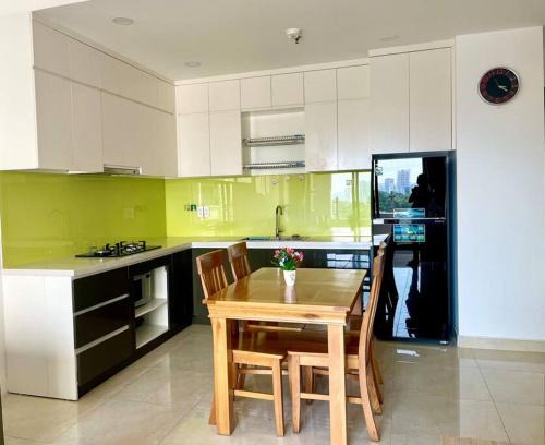 Phu Nhuan Apartment | Luxury Apartment near Airport