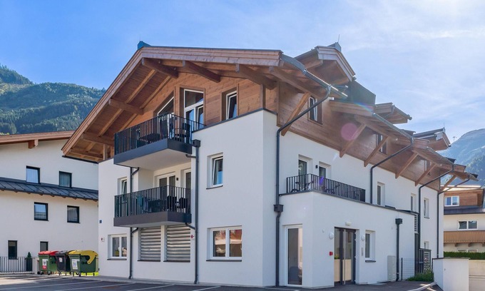 Kaprun Apartment | Luxury Apartment with a garden near the glacier
