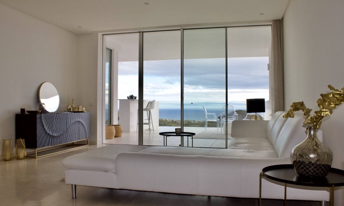 Ojen Apartment | Luxury apartment with beautiful views!