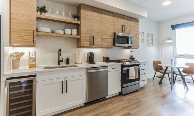 City Park West Apartment | Luxury Apartment with Pool, Gym & Central location