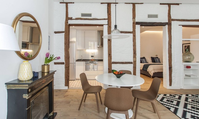 Chueca Apartment | Luxury Aprt. Trendy Chueca, Madrid Center, Walk to Museums, Plazas and Gran Via