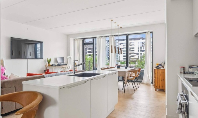 Sydhavnen Apartment | Luxury Apt with Harbor Views