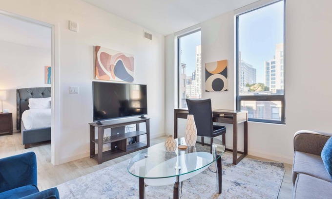 Fenway–Kenmore Apartment | Luxury Apt with Kitchen in Fenway