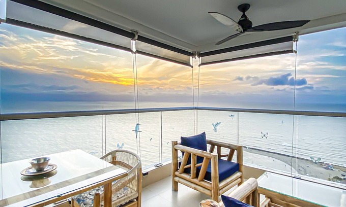 El Laguito Apartment | Luxury Beachfront, Balcony & breathtaking views in Bocagrande/Laguito, Floor 29