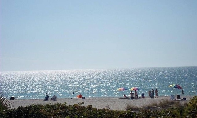 Holmes Beach Condo | Luxury Beachfront Condo with Elevator