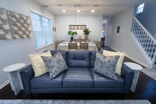Atlantic City House | Luxury Beachside Vacation Getaway - OceanView, Movie Theatre, Mini Golf