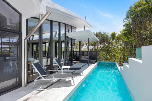 Sunshine Beach House | Luxury & Breathtaking Views for Families
