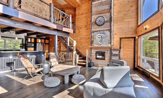 Matawinie Regional County Municipality Ski Chalet | Luxury Lakefront Chalet and Spa