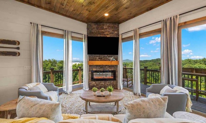 Sevierville Cabin | Luxury Cabin/Indoor Pool/Arcade/Lake Access