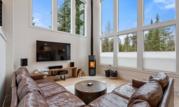 Donnelly House | Luxury Cabin Lake Cascade/Tamarack & Hot Springs