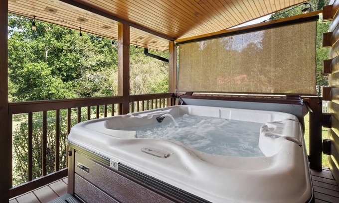 Whittier Cabin | Luxury Cabin with 2 Kings & 1 Queen, 5 miles to Casino, Hot Tub & Fire Pit