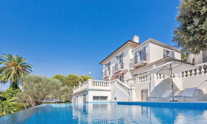 Cap-d'Antibes Villa | Luxury Cap d'Antibes villa with sea view, steps to the beachn