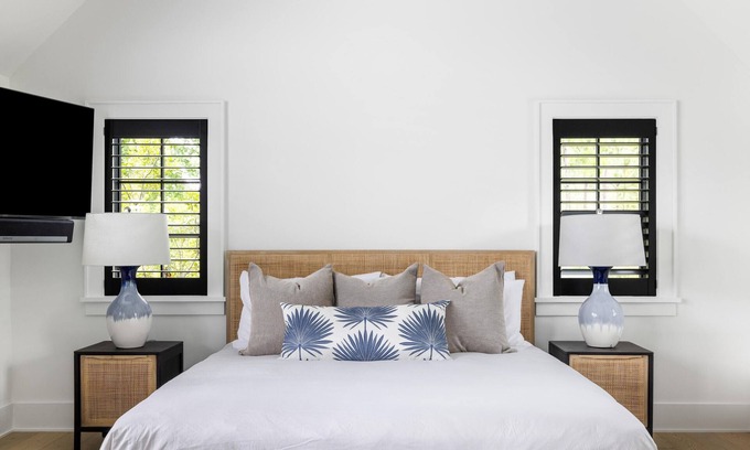 Bluffton House | Luxury Carriage House in Moreland Village