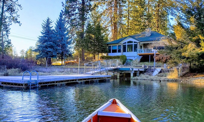 Coeur d'Alene House | Luxury CDA downtown Fernan lakefront retreat dock teepee spa sauna game room
