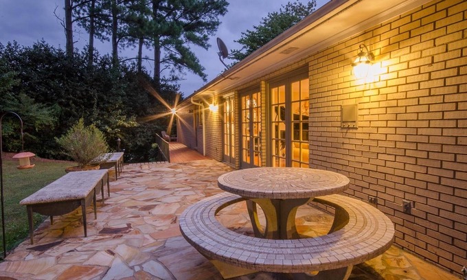 Atlanta House | LUXURY CELEBRITY ATLANTA HOME/CALL 3109629940