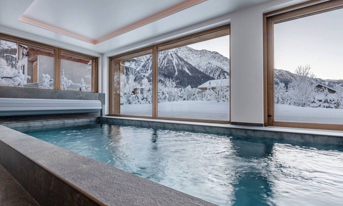 Les Bossons Ski Chalet | Luxury chalet with indoor pool and sauna, near Chamonix