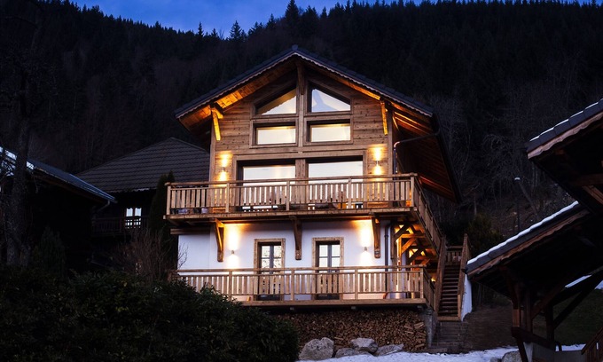 Montriond Ski Chalet | Luxury Chalet Morzine with panoramic views, 5 ensuite bedrooms and large hot tub