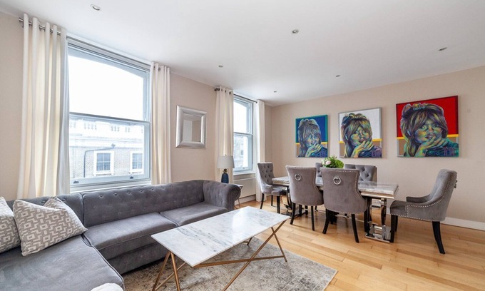 Redcliffe Apartment | Luxury Chelsea Apartment