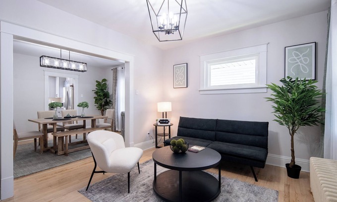 Albany Apartment | Luxury City-Center Home 2 in Heart of Albany