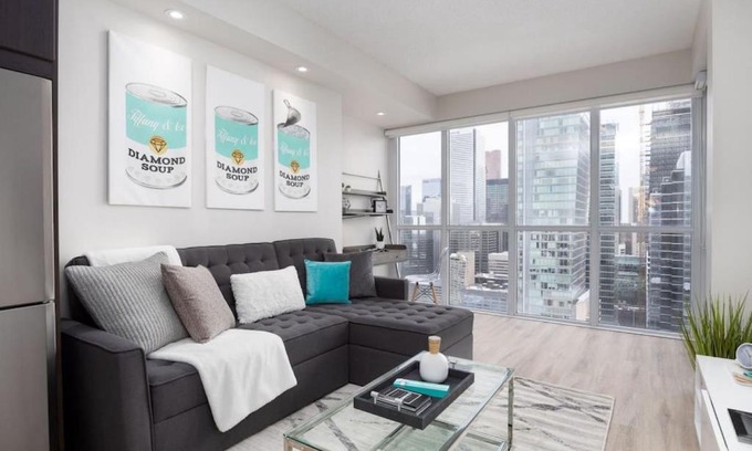 Toronto Entertainment District House | Luxury CN Tower View King Bed Balcony FREE PARK